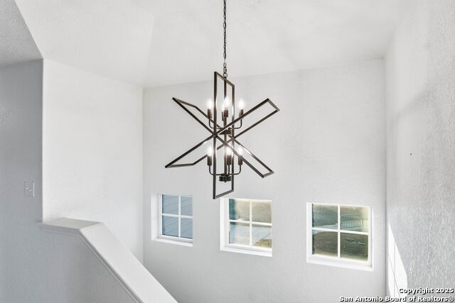 Image 17 of 35 For 184 Jolie Circle