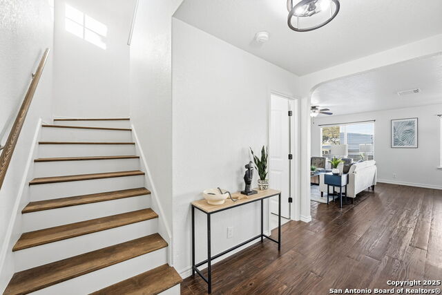 Image 4 of 35 For 184 Jolie Circle