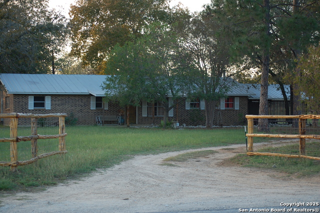 Details for 1380 County Road 6723, Natalia, TX 78059
