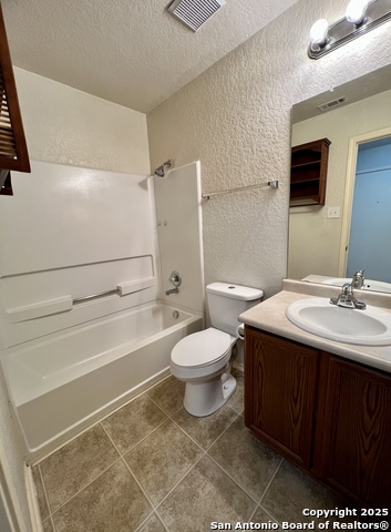 Image 13 of 30 For 9114 Laguna Falls