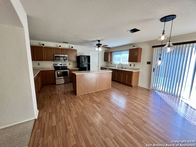 Image 20 of 30 For 9114 Laguna Falls