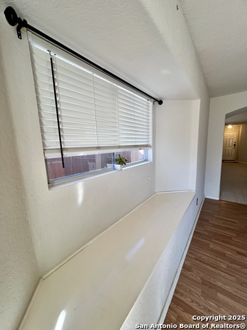 Image 21 of 30 For 9114 Laguna Falls