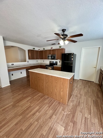 Image 25 of 30 For 9114 Laguna Falls