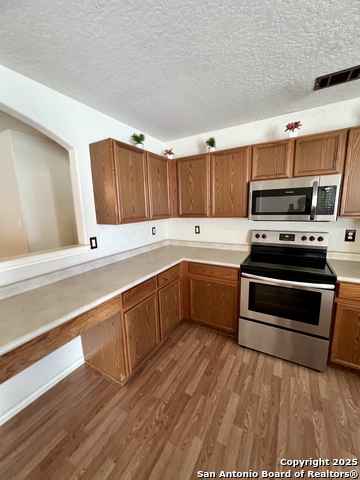 Image 5 of 30 For 9114 Laguna Falls