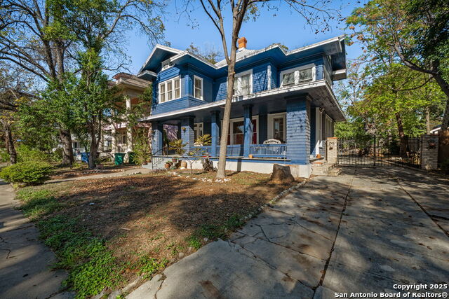 Image 2 of 30 For 433 Woodlawn Ave W