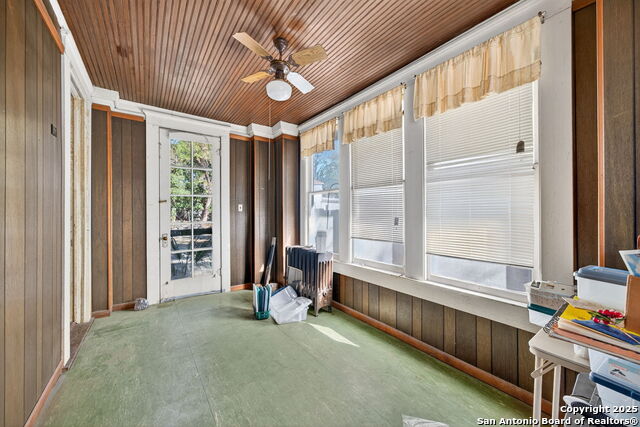 Image 20 of 30 For 433 Woodlawn Ave W