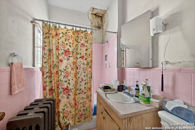 Image 22 of 30 For 433 Woodlawn Ave W