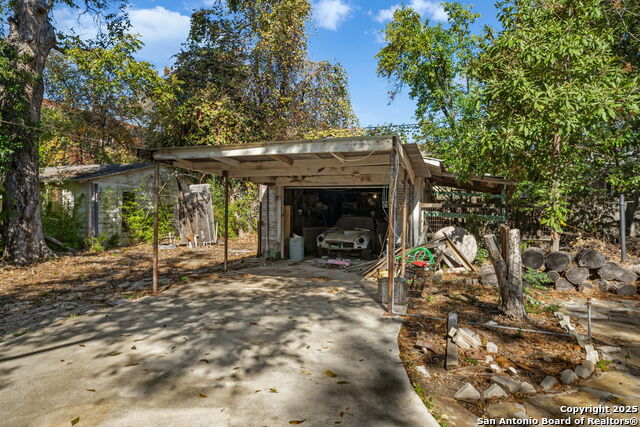 Image 27 of 30 For 433 Woodlawn Ave W