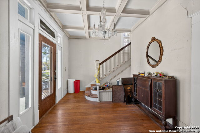 Image 6 of 30 For 433 Woodlawn Ave W