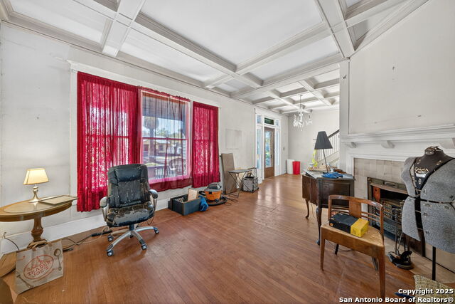 Image 9 of 30 For 433 Woodlawn Ave W