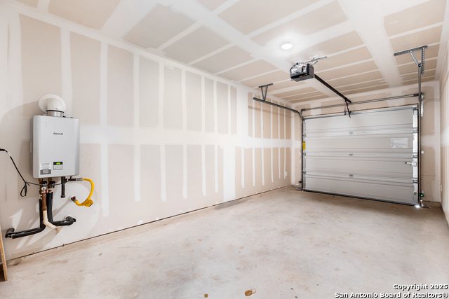 Image 20 of 25 For 11058 Tree Line