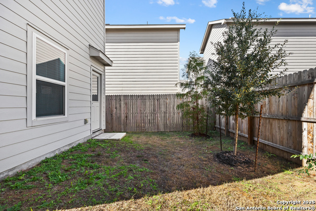 Image 23 of 25 For 11058 Tree Line