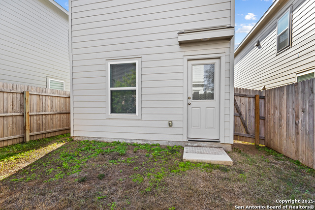 Image 24 of 25 For 11058 Tree Line