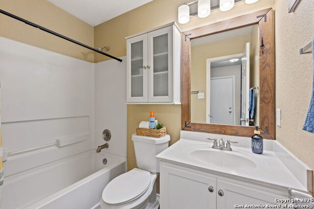 Image 17 of 21 For 8702 Laguna Falls