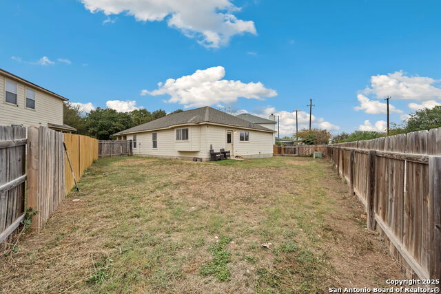 Image 20 of 21 For 8702 Laguna Falls