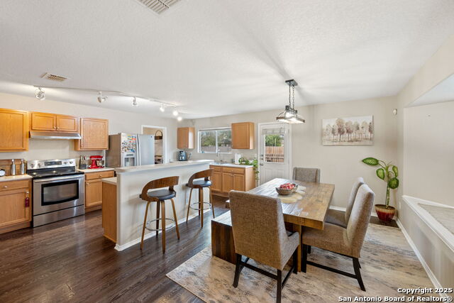 Image 5 of 21 For 8702 Laguna Falls