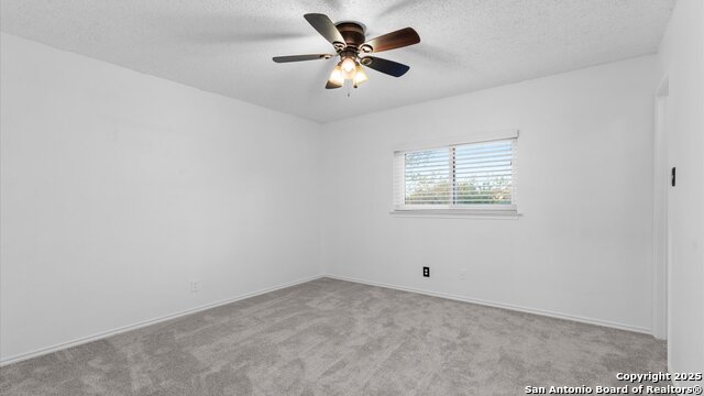 Image 13 of 23 For 18735 Redriver Trl