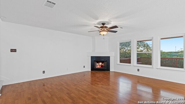 Image 4 of 23 For 18735 Redriver Trl