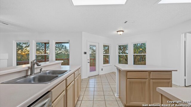 Image 5 of 23 For 18735 Redriver Trl