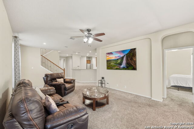 Listing photo id 8 for 8819 Liberty Sky