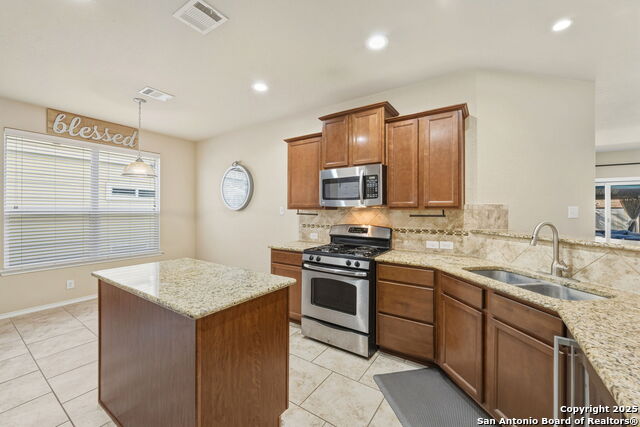 Listing photo id 10 for 8819 Liberty Sky