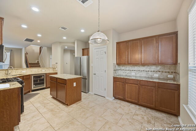 Listing photo id 12 for 8819 Liberty Sky