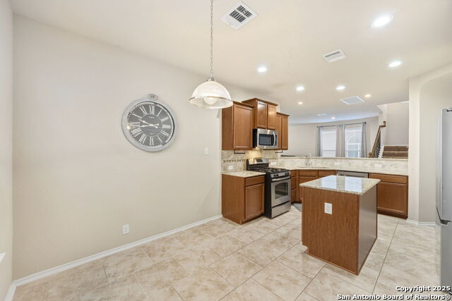 Listing photo id 13 for 8819 Liberty Sky