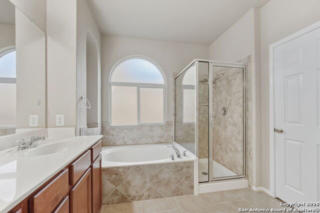 Listing photo id 16 for 8819 Liberty Sky