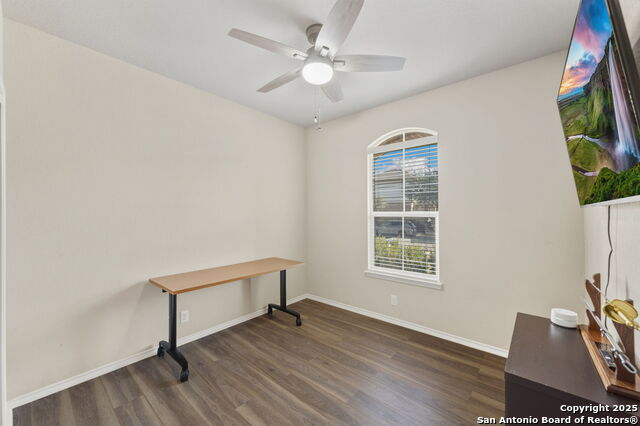 Listing photo id 20 for 8819 Liberty Sky