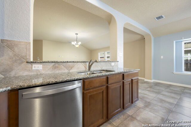 Image 10 of 27 For 8426 White Mulberry