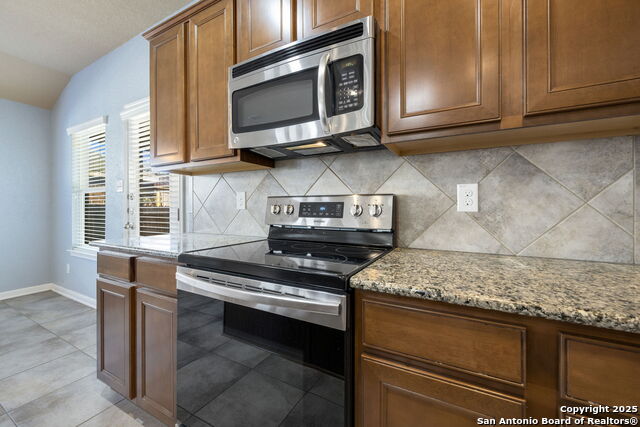 Image 11 of 27 For 8426 White Mulberry