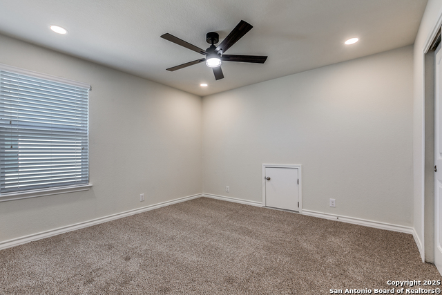 Image 18 of 25 For 8930 Willingham Bay