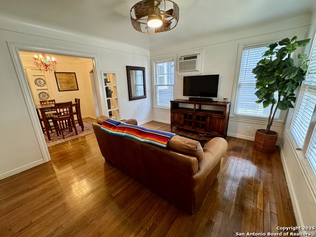 Image 4 of 20 For 118 Callaghan A