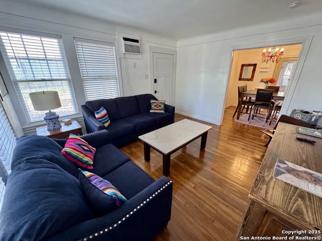 Image 4 of 20 For 118 Callaghan  B