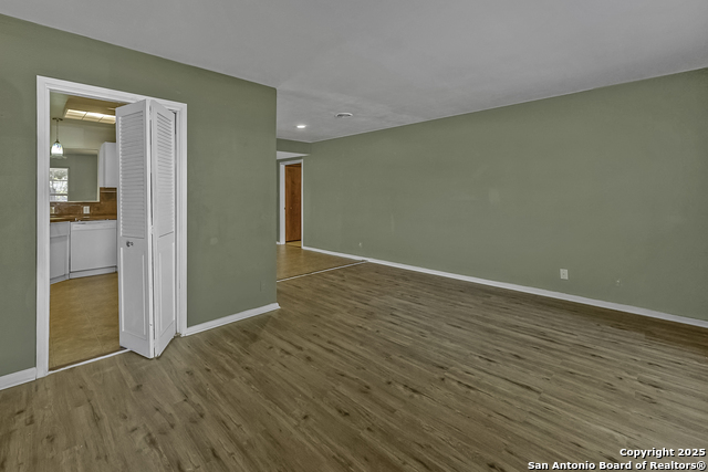 Image 5 of 22 For 114 Goodhue