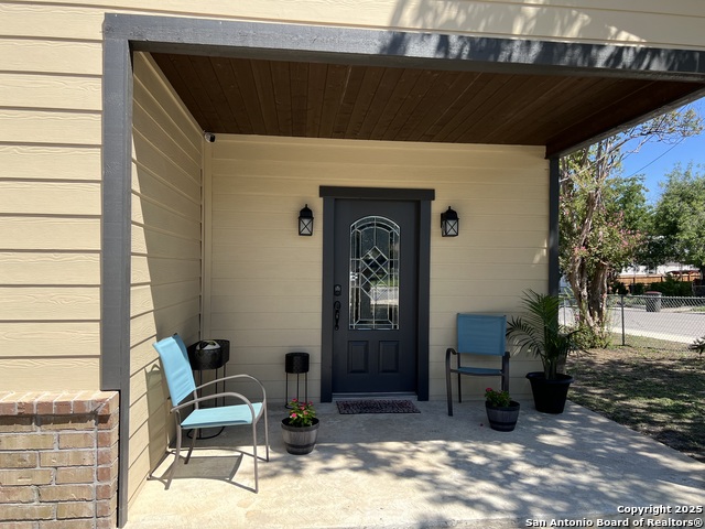 Image 5 of 34 For 235 Gray St