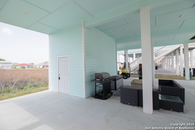 Image 21 of 24 For 207 Paradise Dr