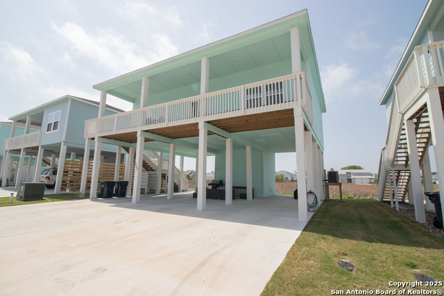 Image 3 of 24 For 207 Paradise Dr