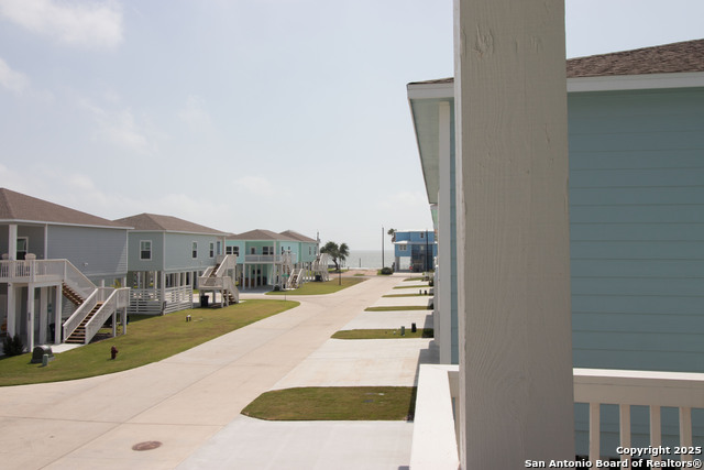 Image 4 of 24 For 207 Paradise Dr