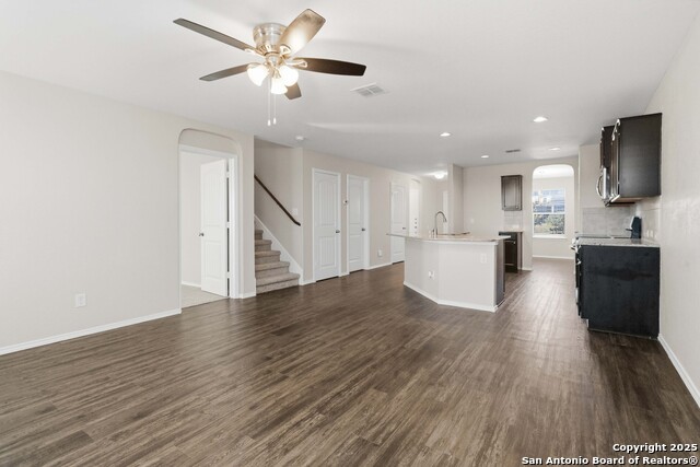 Image 5 of 45 For 7018 Phoebe  