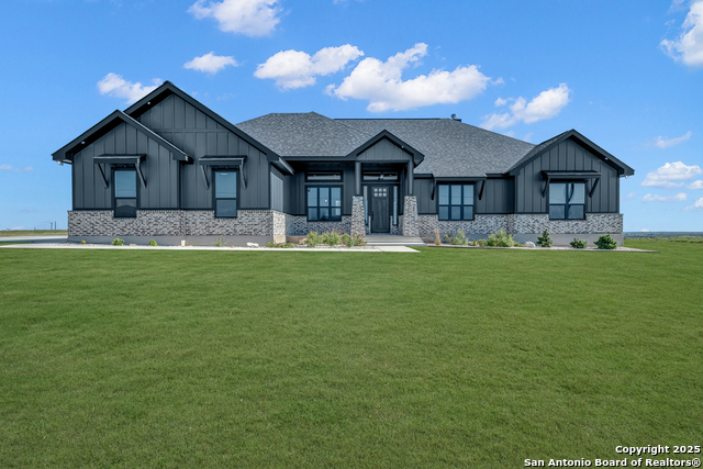 Details for 111 Sunset Dr, La Vernia, TX 78121