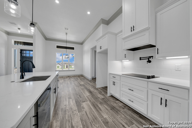 Image 13 of 46 For 111 Sunset Dr