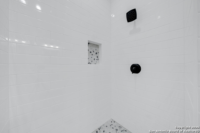 Image 28 of 46 For 111 Sunset Dr