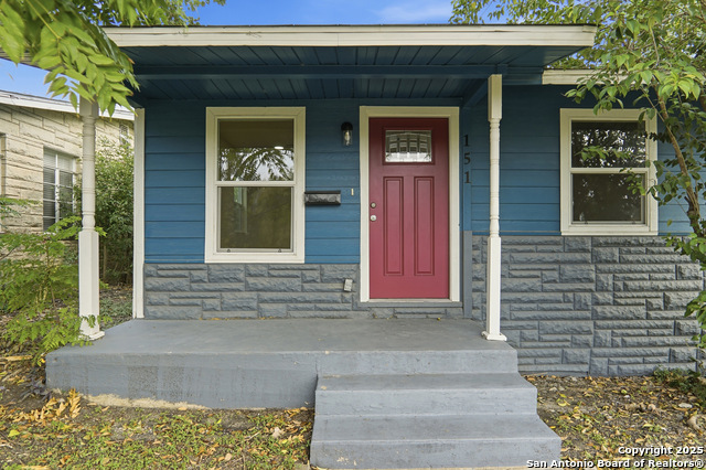 Image 2 of 32 For 151 Morningview