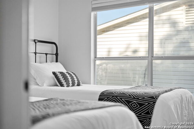 Image 26 of 42 For 618 Sumner Dr