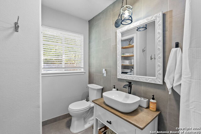 Image 27 of 42 For 618 Sumner Dr