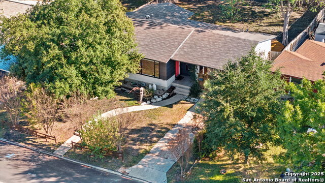 Image 3 of 42 For 618 Sumner Dr