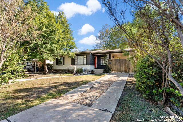 Image 5 of 42 For 618 Sumner Dr