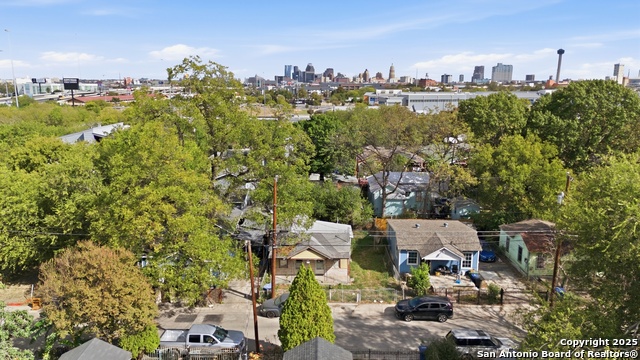 Image 16 of 19 For 155 Zavalla W