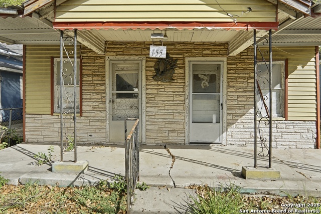 Image 2 of 19 For 155 Zavalla W